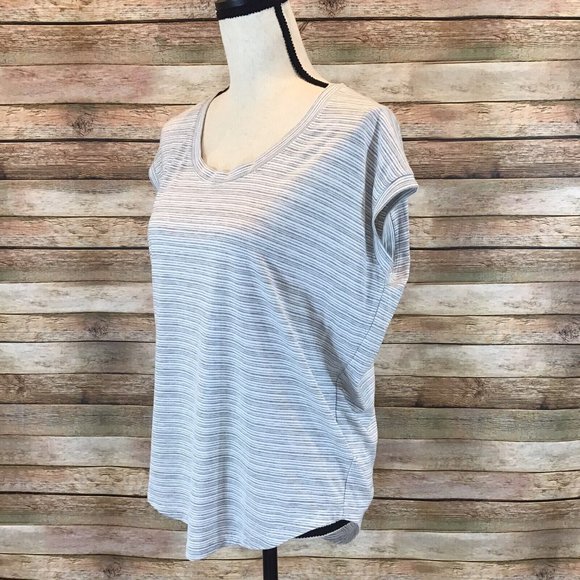 Athleta Size S Cloudlight Stratus Striped Tee Whisper Stripe White Heather Gray - Picture 3 of 5